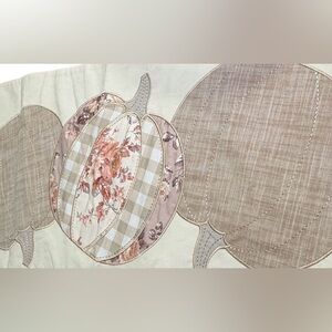 SHABBY CHIC NWT cotton blend pumpkin table runner -cream -14x48